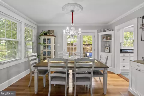 Dining - 333 E Maple Rd, Linthicum Heights, MD 21090 photo 1 of 2