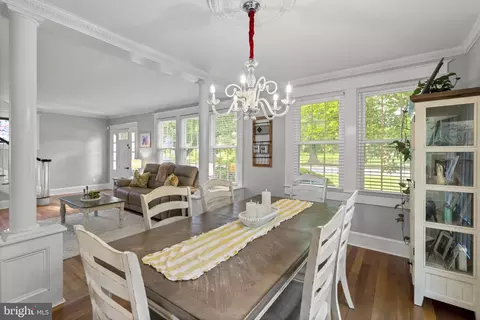 Dining - 333 E Maple Rd, Linthicum Heights, MD 21090 photo 2 of 2