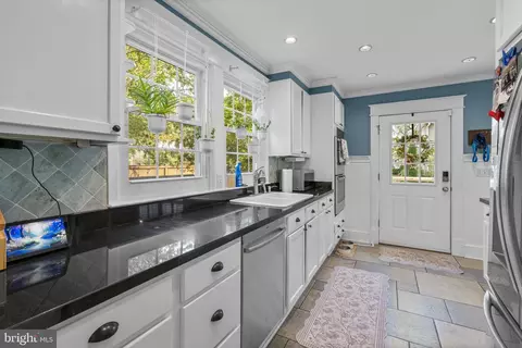 Kitchen - 333 E Maple Rd, Linthicum Heights, MD 21090 photo 1 of 2