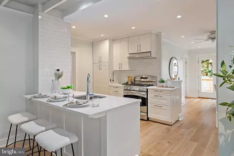 Kitchen - 122 Smith Ave, Annapolis, MD 21401 photo 2 of 4