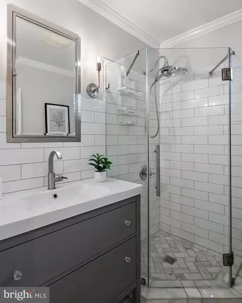 Bath - 122 Smith Ave, Annapolis, MD 21401 photo 4 of 4