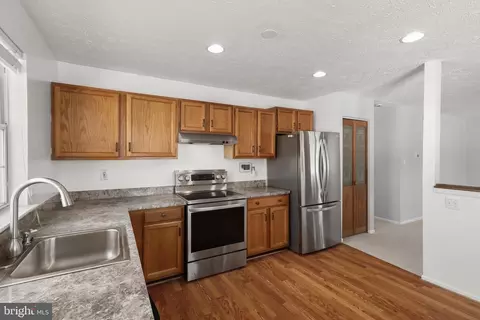 Kitchen - 2317 230th St, Pasadena, MD 21122 photo 2 of 3
