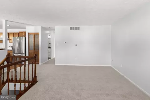 Living - 2317 230th St, Pasadena, MD 21122 photo 5 of 7