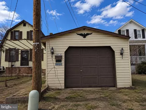 262 Meadow Rd, Pasadena, MD 21122 photo 2