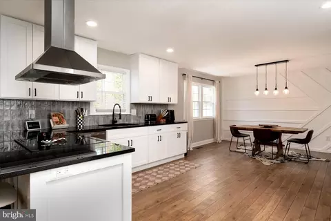 Kitchen - 136 Collington Ct, Arnold, MD 21012 photo 2 of 4