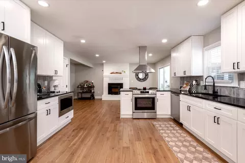 Kitchen - 136 Collington Ct, Arnold, MD 21012 photo 1 of 4