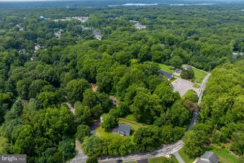 View/Area - 136 Collington Ct, Arnold, MD 21012 photo 3 of 4