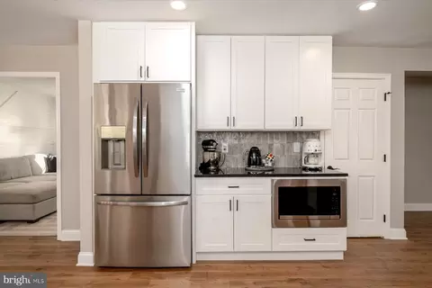Kitchen - 136 Collington Ct, Arnold, MD 21012 photo 3 of 4