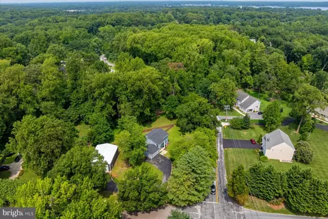 View/Area - 136 Collington Ct, Arnold, MD 21012 photo 2 of 4