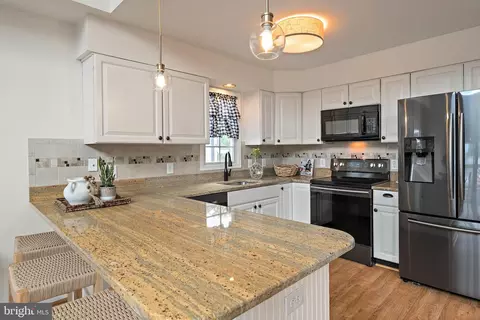 Kitchen - 3641 Branhum Rd, Edgewater, MD 21037 photo 3 of 3