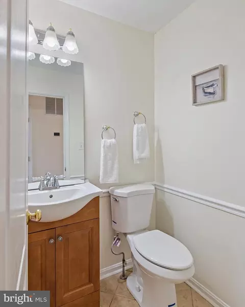 Bath - 3641 Branhum Rd, Edgewater, MD 21037 photo 2 of 3