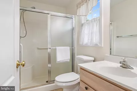 Bath - 3641 Branhum Rd, Edgewater, MD 21037 photo 1 of 3