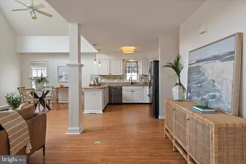 Entry Way - 3641 Branhum Rd, Edgewater, MD 21037 photo 3 of 16