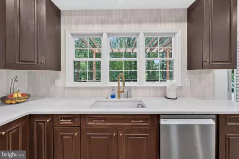 Kitchen - 1207 Asquithpines Pl, Arnold, MD 21012 photo 7 of 9