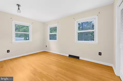 Bedroom - 3935 W Shore Dr, Edgewater, MD 21037 photo 6 of 7
