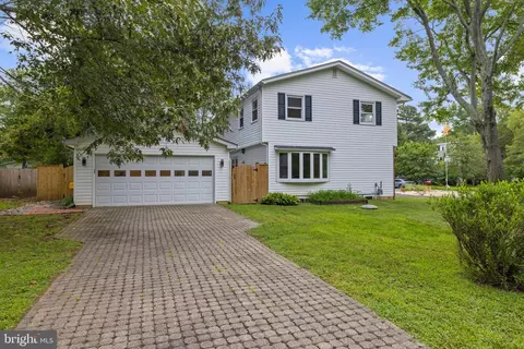 Other - 3935 W Shore Dr, Edgewater, MD 21037 photo 1 of 10