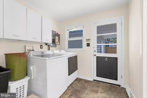 Other - 3935 W Shore Dr, Edgewater, MD 21037 photo 4 of 10