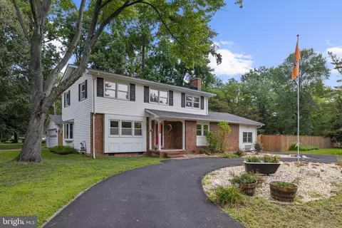 Exterior - 3935 W Shore Dr, Edgewater, MD 21037 photo 2 of 11