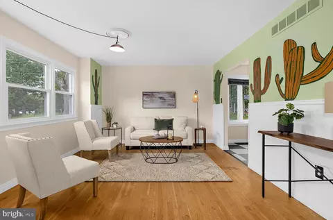 Living - 3935 W Shore Dr, Edgewater, MD 21037 photo 4 of 5