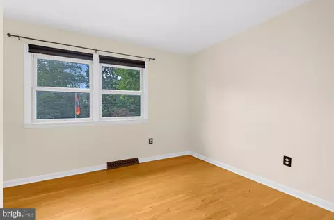 Bedroom - 3935 W Shore Dr, Edgewater, MD 21037 photo 4 of 7