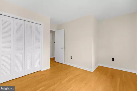 Bedroom - 3935 W Shore Dr, Edgewater, MD 21037 photo 3 of 7