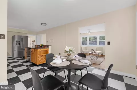 Dining - 3935 W Shore Dr, Edgewater, MD 21037 photo 3 of 5