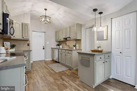 Entry Way - 601 Riverside Dr, Pasadena, MD 21122 photo 1 of 5