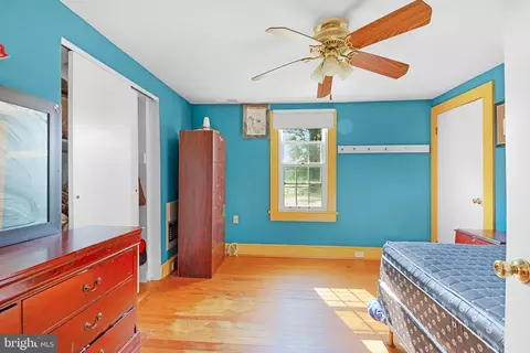 Bedroom - 246 Mill Swamp Rd, Edgewater, MD 21037 photo 7 of 10