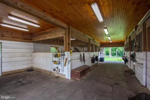 Entry Way - 246 Mill Swamp Rd, Edgewater, MD 21037 photo 11 of 13