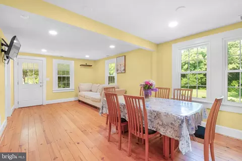 Dining - 246 Mill Swamp Rd, Edgewater, MD 21037 photo 5 of 5