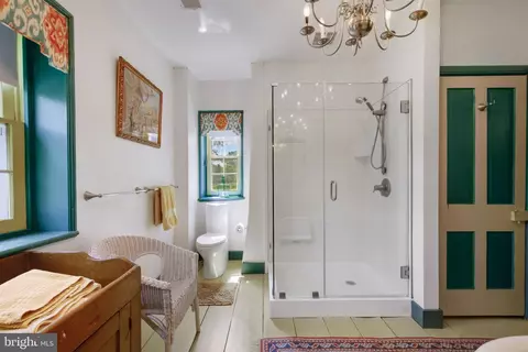Bath - 246 Mill Swamp Rd, Edgewater, MD 21037 photo 1 of 6