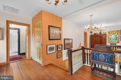 Entry Way - 246 Mill Swamp Rd, Edgewater, MD 21037 photo 7 of 13
