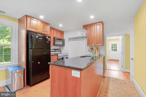 Kitchen - 246 Mill Swamp Rd, Edgewater, MD 21037 photo 5 of 5