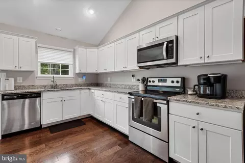 Kitchen - 1175 Maple Ave, Shady Side, MD 20764 photo 1 of 2