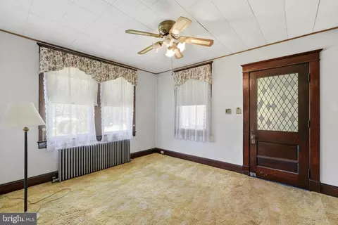 Living - 309 Doris Ave, Baltimore, MD 21225 photo 3 of 3