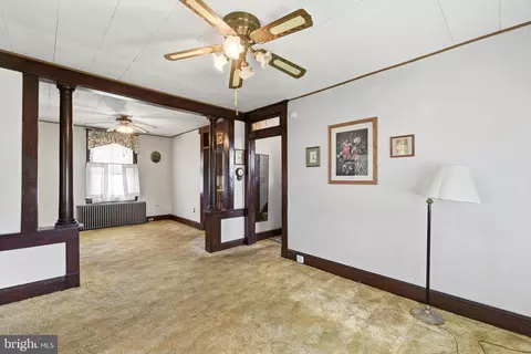 Living - 309 Doris Ave, Baltimore, MD 21225 photo 2 of 3