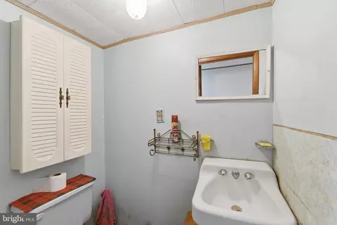 Bath - 309 Doris Ave, Baltimore, MD 21225 photo 1 of 1