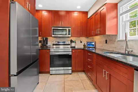Kitchen - 1736 Remington Dr, Crofton, MD 21114 photo 2 of 5