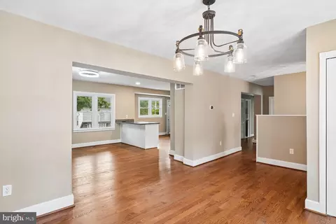 Entry Way - 1025 Hanson St, Annapolis, MD 21403 photo 2 of 4