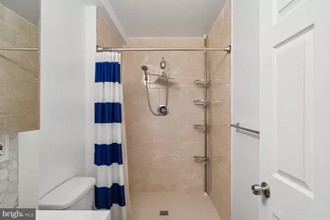 Bath - 1025 Hanson St, Annapolis, MD 21403 photo 6 of 6