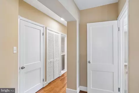 Entry Way - 1025 Hanson St, Annapolis, MD 21403 photo 3 of 4