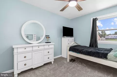 Bedroom - 1085 Fitz Ct, Pasadena, MD 21122 photo 3 of 7