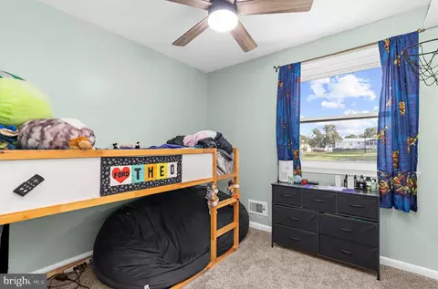 Bedroom - 1085 Fitz Ct, Pasadena, MD 21122 photo 5 of 7