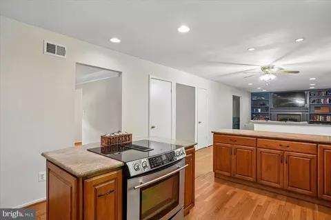 Kitchen - 284 Southland Ct, Dunkirk, MD 20754 photo 4 of 5