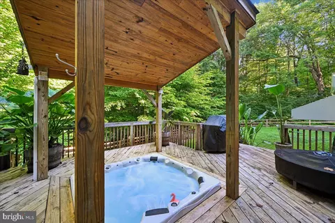 Exterior - 284 Southland Ct, Dunkirk, MD 20754 photo 5 of 10