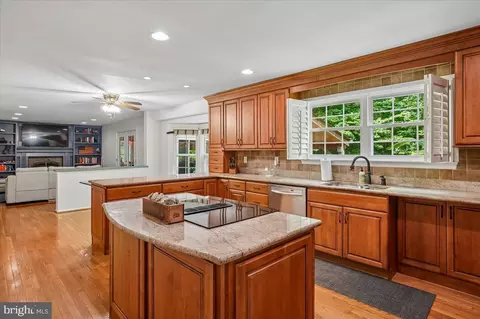 Kitchen - 284 Southland Ct, Dunkirk, MD 20754 photo 2 of 5