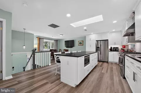 Kitchen - 7849 Elizabeth Rd, Pasadena, MD 21122 photo 3 of 7