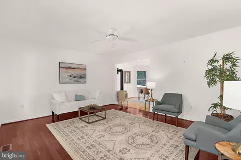 Living - 611 Marshall St, Deale, MD 20751 photo 3 of 3