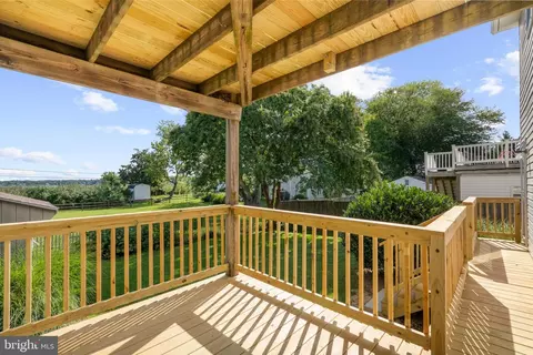 Exterior - 611 Marshall St, Deale, MD 20751 photo 3 of 5