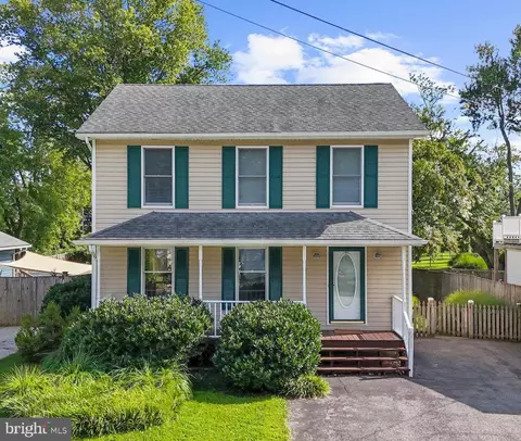Exterior - 611 Marshall St, Deale, MD 20751 photo 2 of 5